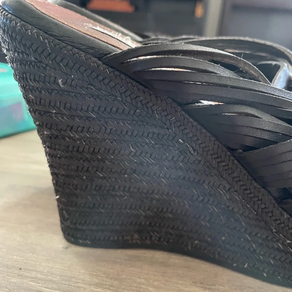 Ugg Melinda Black Braided Leather upper Platform wedge open toe sandal Size 9